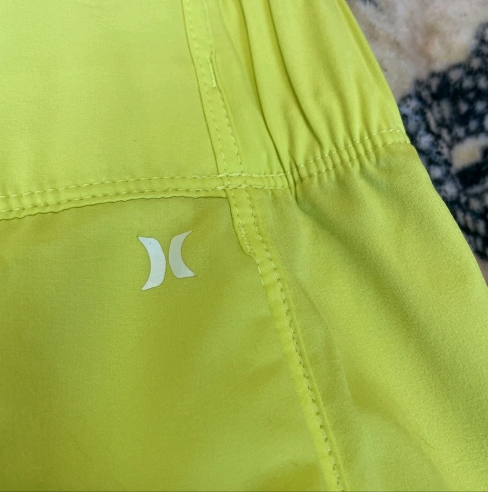 Hurley Size Medium Bright Yellow Athletic Shorts - Picture 5 of 13